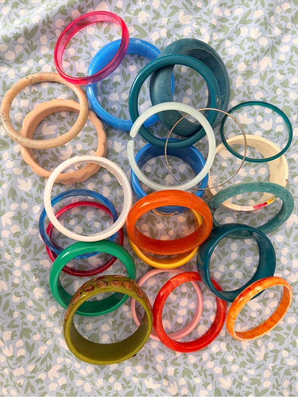 Colorful Assorted Vintage Bangle Bracelet Lot